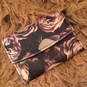 Cute Wallet!  🌺🍂🌸